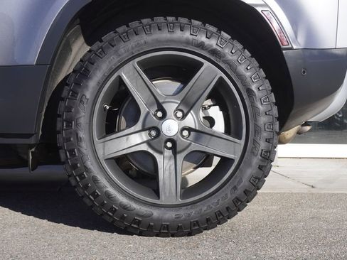 Used 2020 Land Rover Defender 110 SE image 33