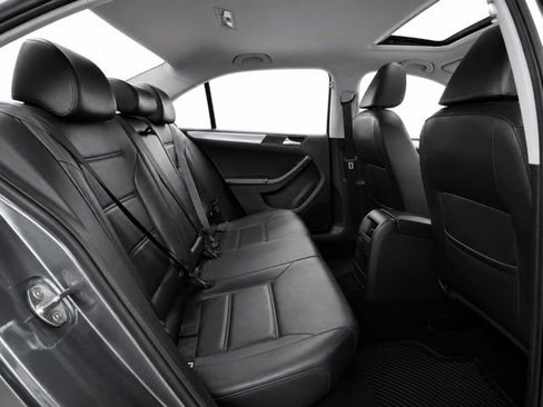 Used 2017 Volkswagen Jetta SE FWD image 28