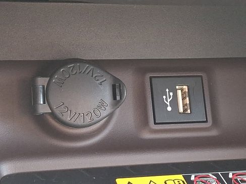 Used 2024 Toyota RAV4 Limited w/ Advanced Technology Package AWD/4WD image 27