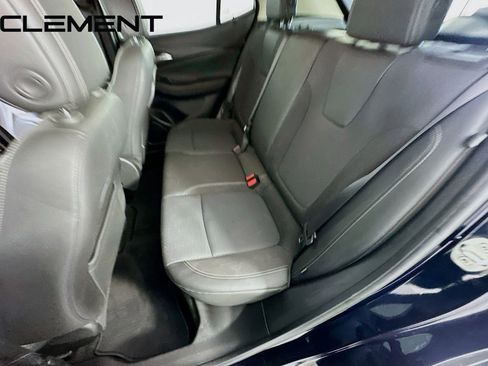 Used 2020 Buick Encore GX Preferred w/ Cold Weather Comfort Package image 32