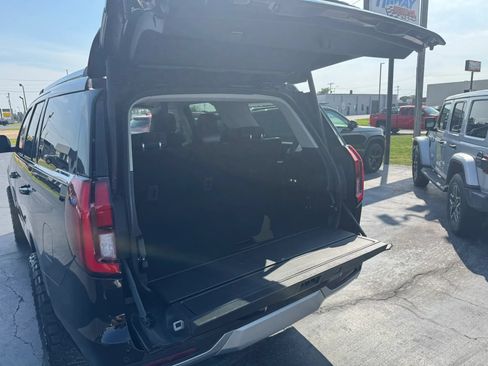 Used 2025 Ford Expedition Platinum AWD/4WD image 17