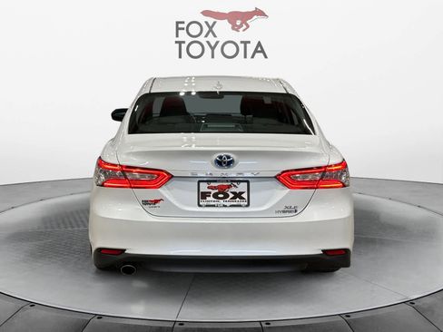 Used 2020 Toyota Camry XLE w/ Sunroof Package image 5