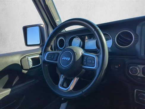 Used 2020 Jeep Wrangler Unlimited Sahara image 28