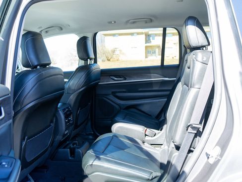 Used 2023 Jeep Grand Cherokee L Limited image 29