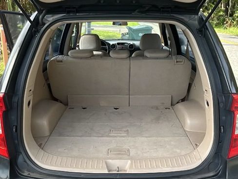 Used 2008 Kia Rondo LX w/ Convenience Pkg FWD image 10