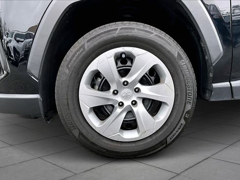 Certified 2020 Toyota RAV4 LE image 9