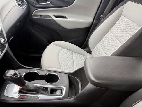 Used 2018 Chevrolet Equinox LS image 17