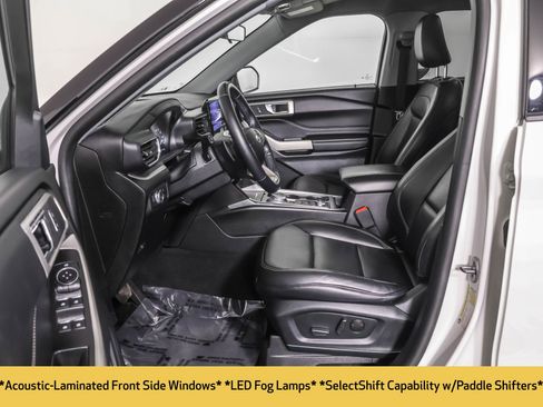 Used 2021 Ford Explorer XLT w/ Equipment Group 202A image 7