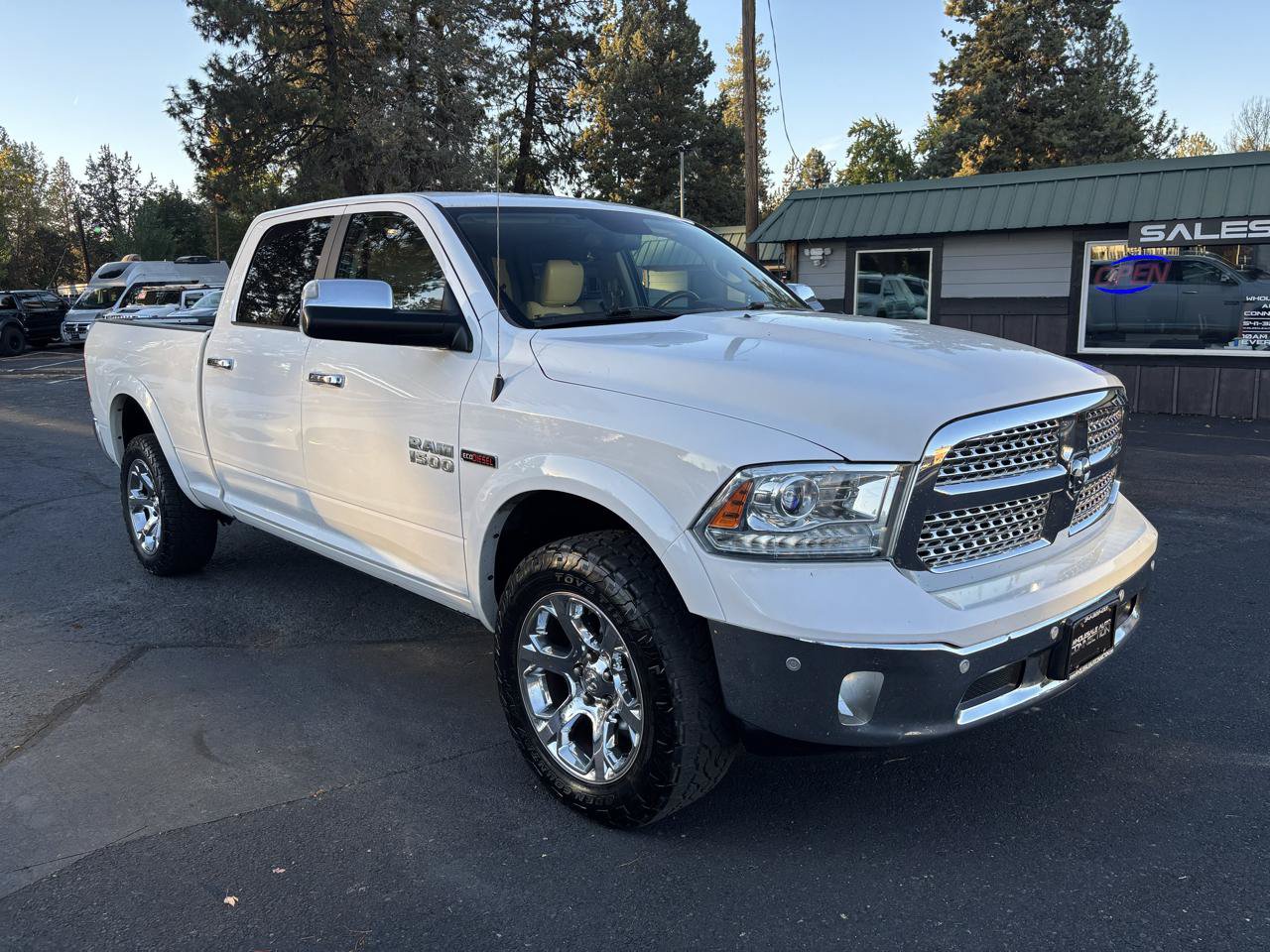 Used 2018 RAM 1500 Laramie w/ Convenience Group AWD/4WD image 6