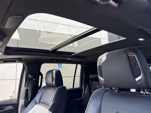 Used 2023 Cadillac Escalade ESV Sport image 17