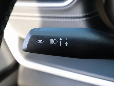 New 2025 Jeep Grand Cherokee Altitude image 32