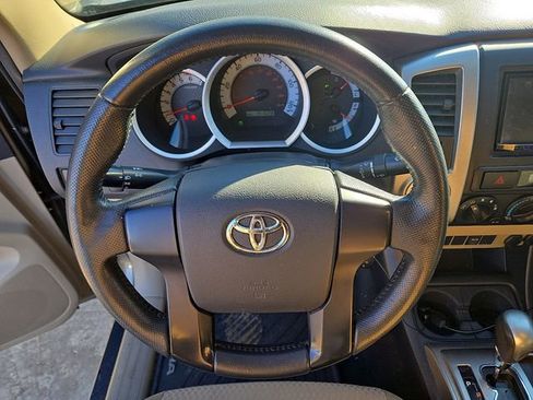 Used 2012 Toyota Tacoma 4x4 Access Cab image 26