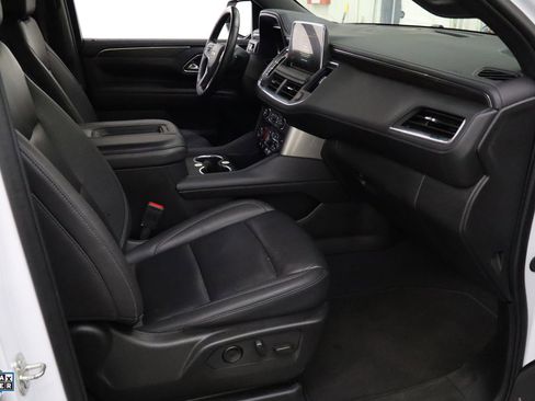 Used 2024 Chevrolet Suburban LT image 30