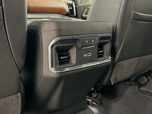 Used 2022 GMC Sierra 1500 Denali w/ Denali Reserve Package AWD/4WD image 44