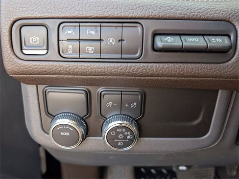 Certified 2023 GMC Yukon Denali image 33