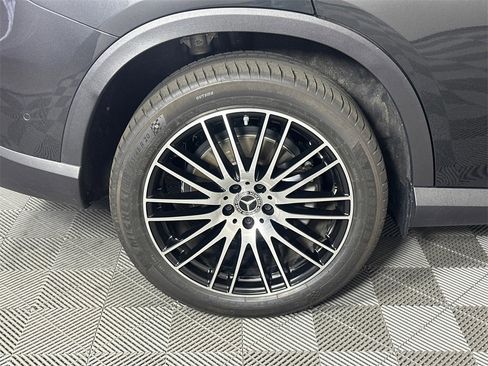 Certified 2025 Mercedes-Benz GLC 300 image 19