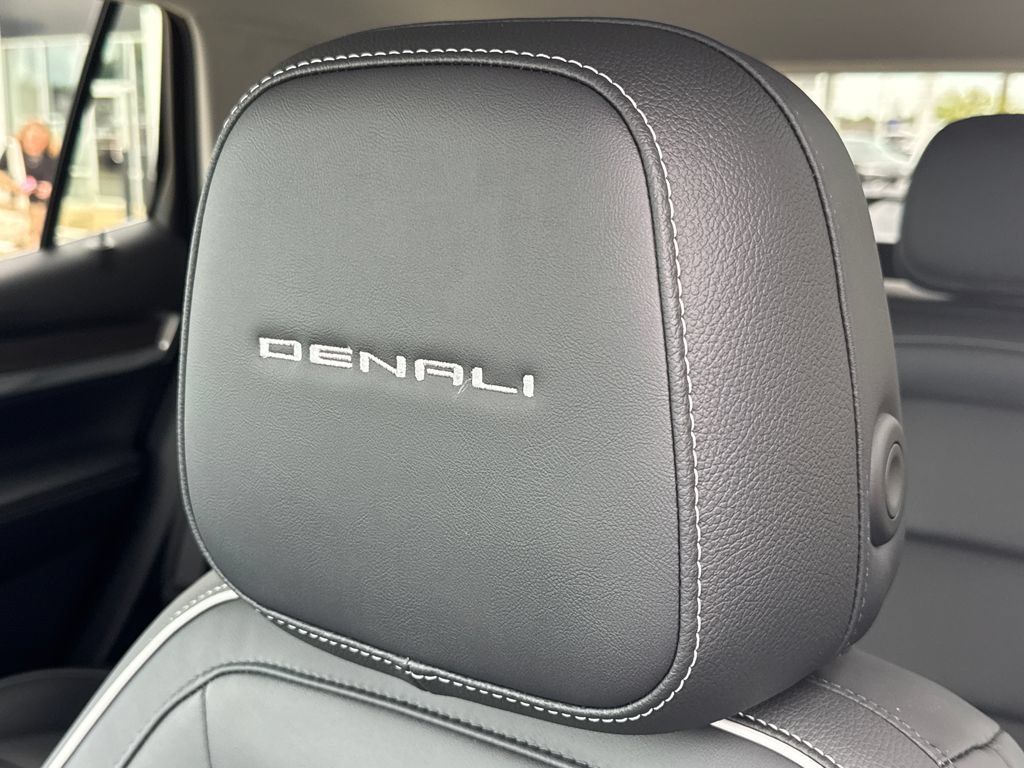 New 2027 GMC Terrain Denali w/ LPO, Black Badging Package AWD/4WD image 16