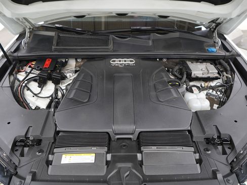Used 2018 Audi Q7 3.0T Prestige w/ Prestige Package AWD/4WD image 32