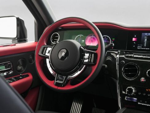 Certified 2025 Rolls-Royce Cullinan AWD/4WD image 25