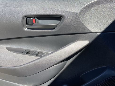 Used 2025 Toyota Corolla LE image 23