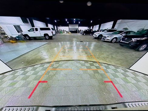 Used 2024 Chevrolet Colorado W/T image 18