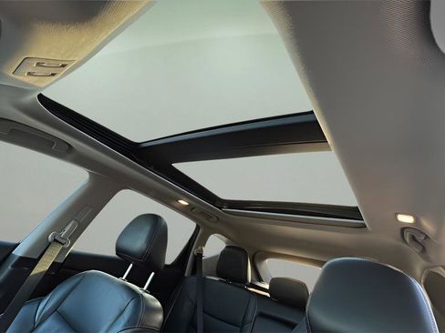 Used 2019 Nissan Murano Platinum w/ Cargo Package FWD image 17