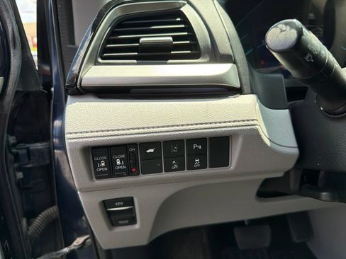 Used 2018 Honda Odyssey Elite image 19