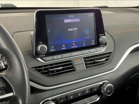 Used 2021 Nissan Altima 2.5 SR w/ SR Premium Package image 9