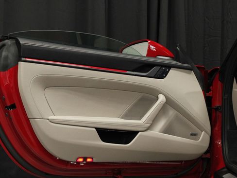 Certified 2025 Porsche 911 Carrera RWD image 19