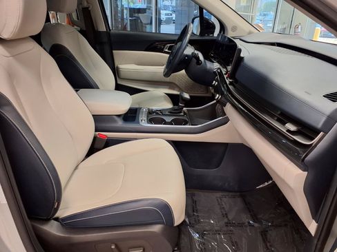 Used 2025 Kia Carnival SX Prestige FWD image 10