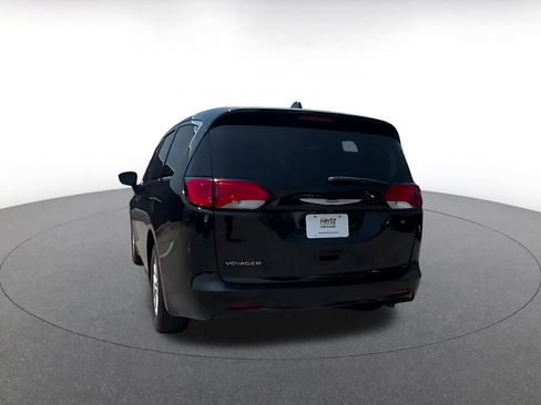 Used 2024 Chrysler Voyager LX FWD image 11