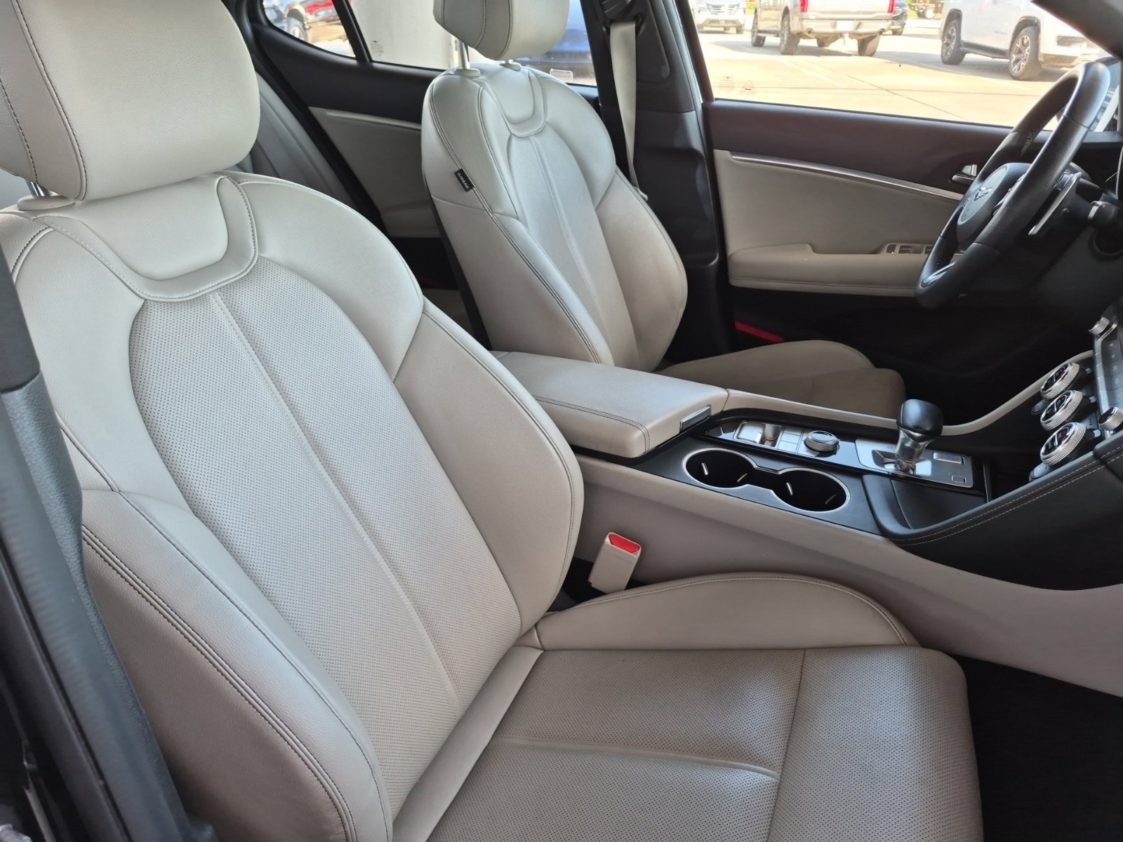 Used 2023 Genesis G70 2.0T AWD/4WD image 5