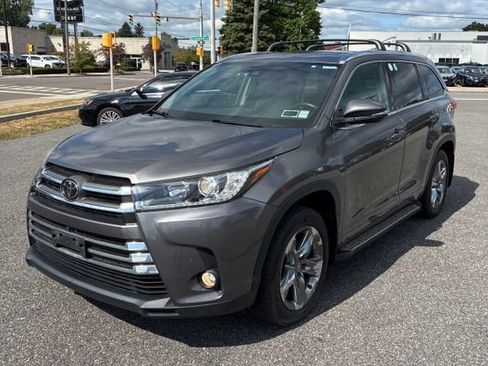 Used 2018 Toyota Highlander Limited Platinum AWD/4WD image 1