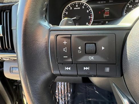 Used 2025 Nissan Pathfinder SV AWD/4WD image 12