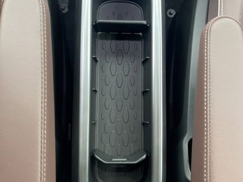 New 2025 Volkswagen ID. Buzz Pro S image 13