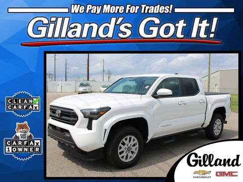 Used 2024 Toyota Tacoma SR5 AWD/4WD image 1