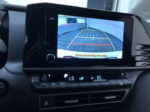 Used 2026 Toyota Camry LE FWD image 28