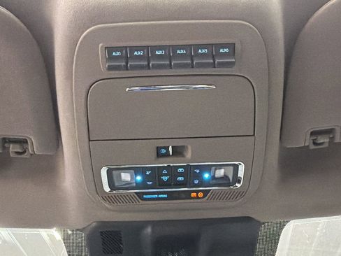 Used 2026 Ford F450 Platinum w/ Platinum Plus Package image 37