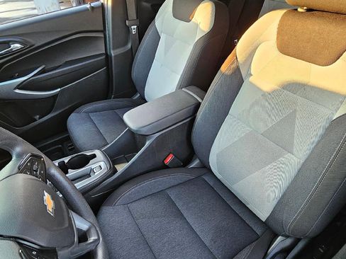 Used 2024 Chevrolet Trax LS w/ LS Convenience Package image 10