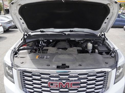 Used 2019 GMC Yukon XL Denali AWD/4WD image 24