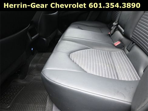 Used 2024 Toyota Camry SE image 16