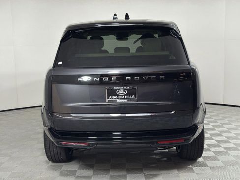 New 2025 Land Rover Range Rover SE image 4