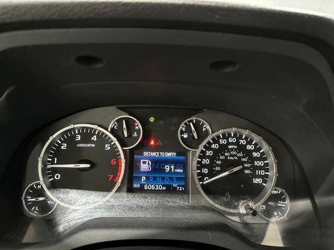 Used 2015 Toyota Tundra SR5 w/ TRD Off Road Package AWD/4WD image 10