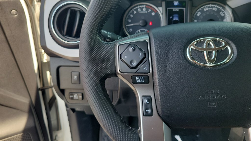 Used 2021 Toyota Tacoma SR5 RWD image 18