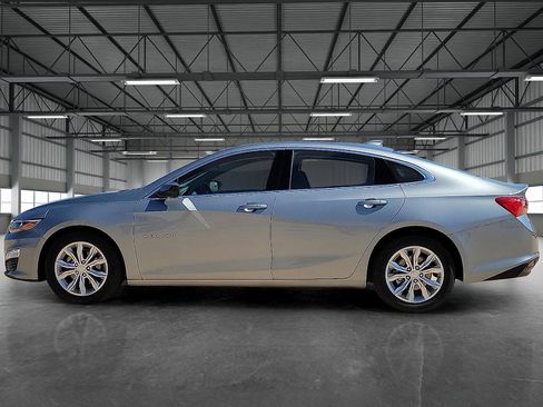 Used 2024 Chevrolet Malibu LT image 2