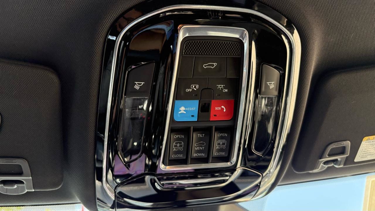 Used 2022 Jeep Grand Cherokee Overland w/ Advanced Protech Group III AWD/4WD image 29