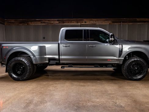 Used 2025 Ford F350 Lariat image 11