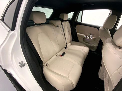 Used 2026 Mercedes-Benz GLA 250 image 12