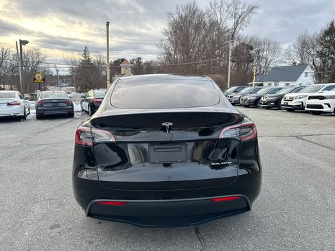 Used 2024 Tesla Model Y Long Range image 10