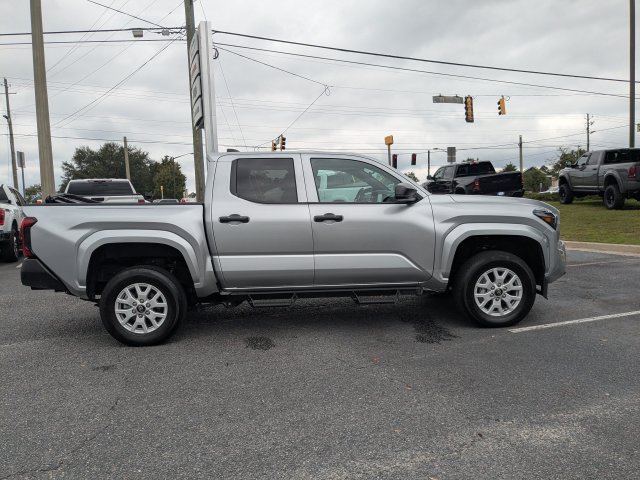 Used 2025 Toyota Tacoma SR RWD image 4
